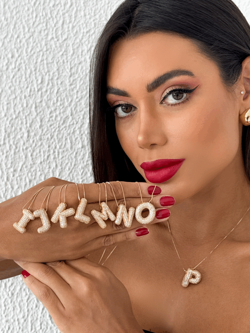 Colar Folheado a Ouro 18K Veneziana com inicial Cravejada